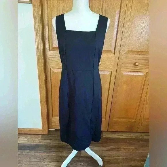 LOFT Ann Taylor Black Pleated Flare DRESS Square Neck Sleeveless Size‎ 10 - Picture 1 of 13